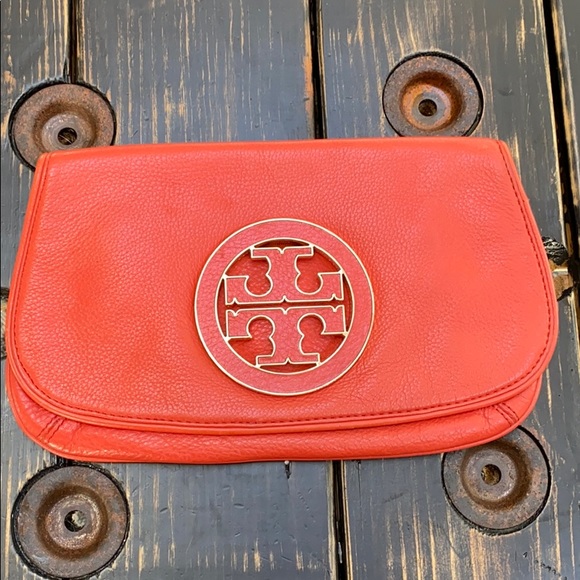 tory burch large clutch